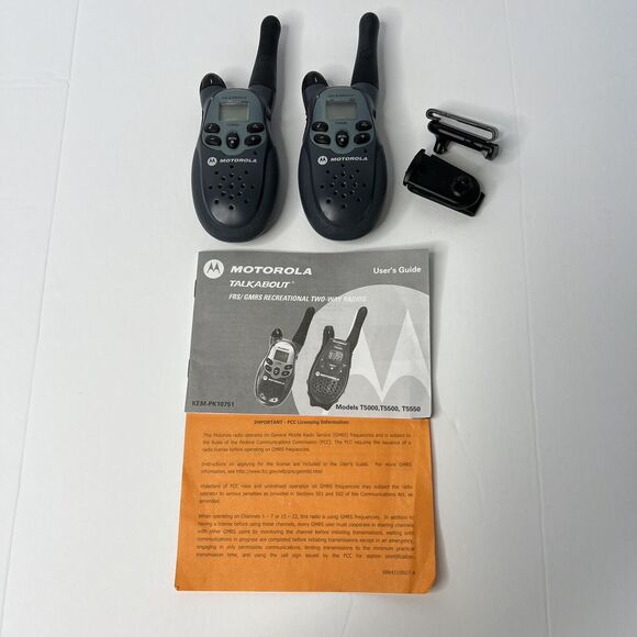 Motorola Talkabout Walkie Talkies T5000 Two-Way Radios Set of 2 Gray 22 Channels - Picture 2 of 10
